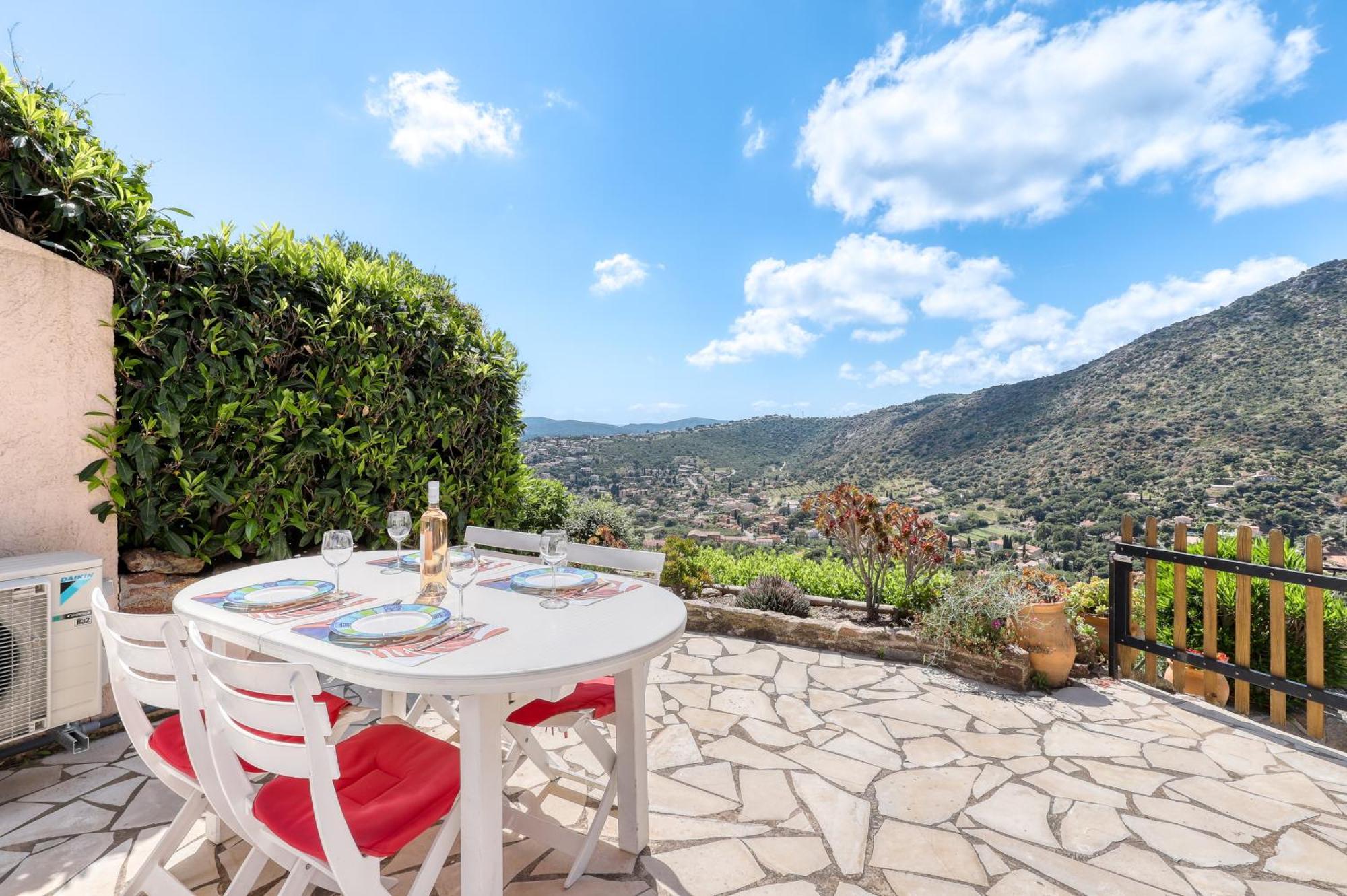 Exceptional View In Saint-Clair For 4 People Lägenhet Le Lavandou Exteriör bild