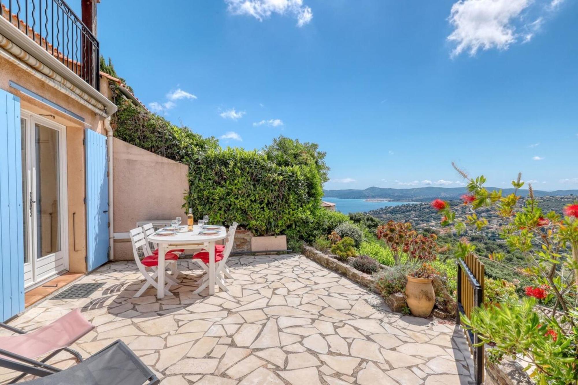 Exceptional View In Saint-Clair For 4 People Lägenhet Le Lavandou Exteriör bild